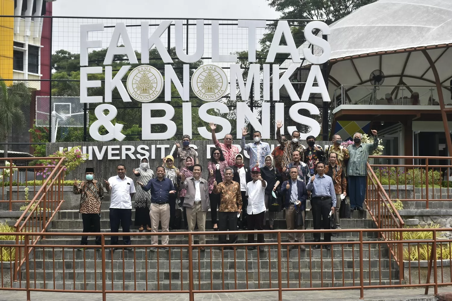 21 Universitas Dengan Bidang Akademik Ekonomi Terbaik Di Indonesia ...