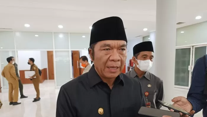 Pj Gubernur Banten Al Muktabar.  Foto: Detik.com