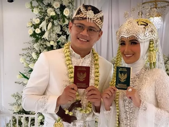 Iqbal Fitrah Rosadi dan Nadya Mustika Rahayu. Foto: Detik.com