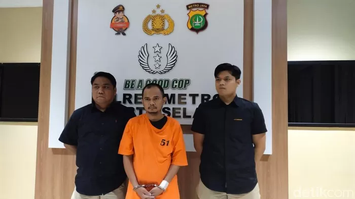 Panca Darmansyah, pembunuh 4 anak di Jagakarsa, Jakarta Selatan, resmi ditahan polisi. Foto: Detik.com 