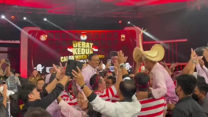Ganjar-Mahfud usai debat Cawapres 2023. Foto: Detik.com