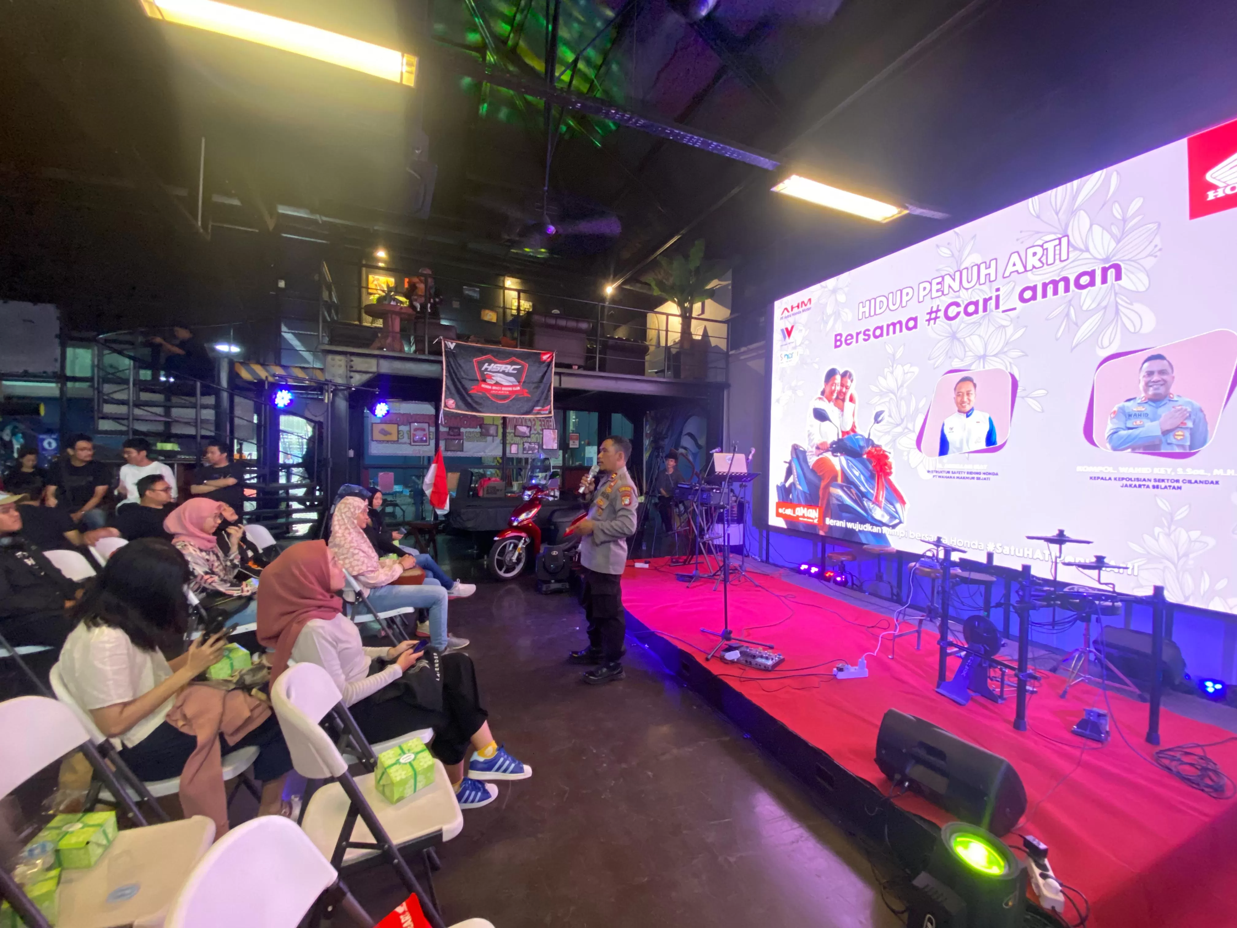 Seminar safety riding di Kantor Idemitsu, Jakarta belum lama ini.