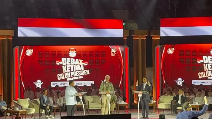 Prabowo dan Anies tak bersalaman di penghujung debat. Foto: Detik.com