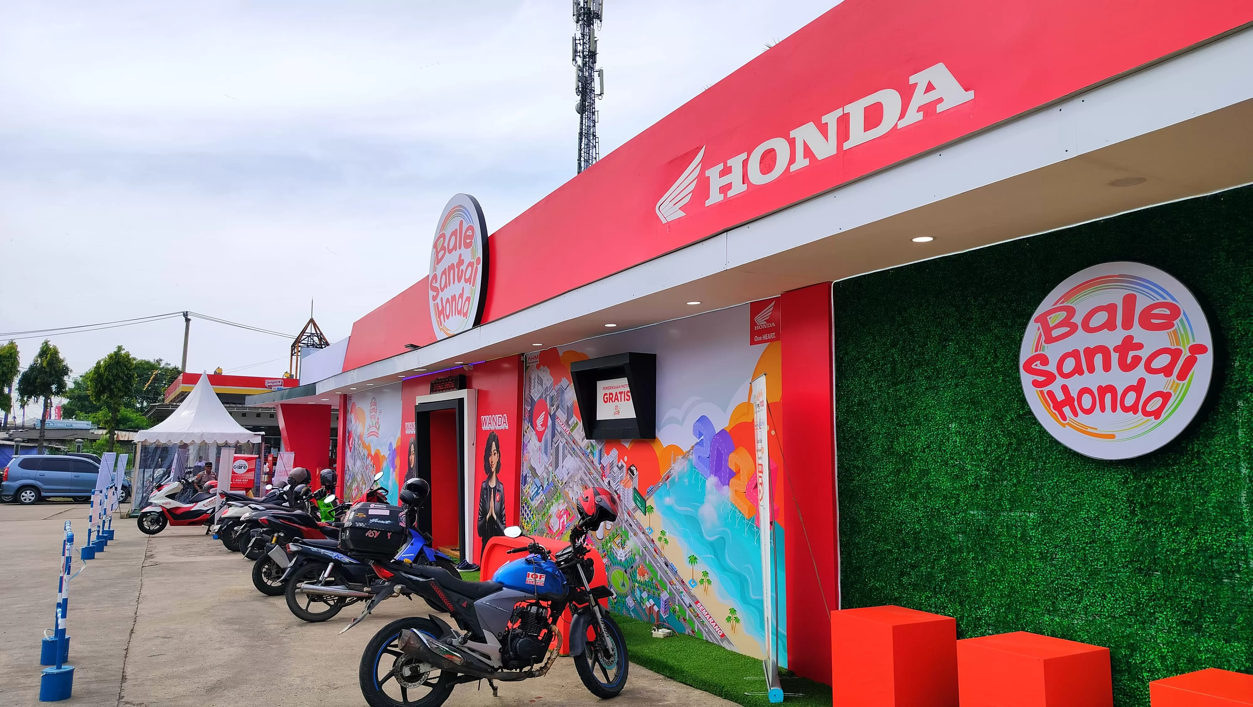 Bale Santai Honda di Serang. 