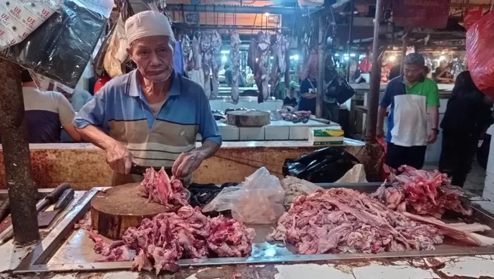 Pedagang daging sapi. Foto: Tribunnews.com