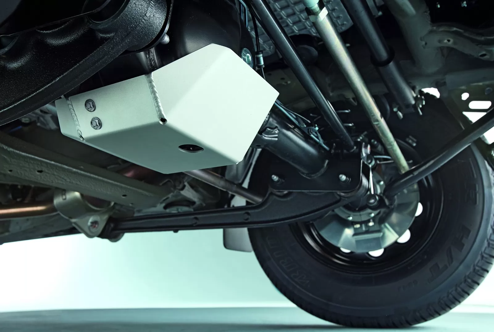 Front & Rear Differential Guard, aksesori yang tidak boleh terlewatkan bagi pemilik Jimny 5-door.