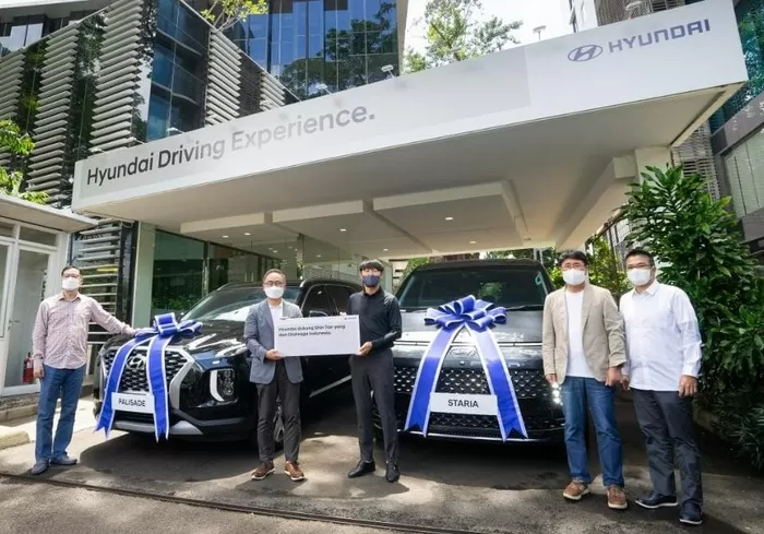 Shin Tae-yong dapat mobil Hyundai Palisade dan Statria. Foto: Detik.com