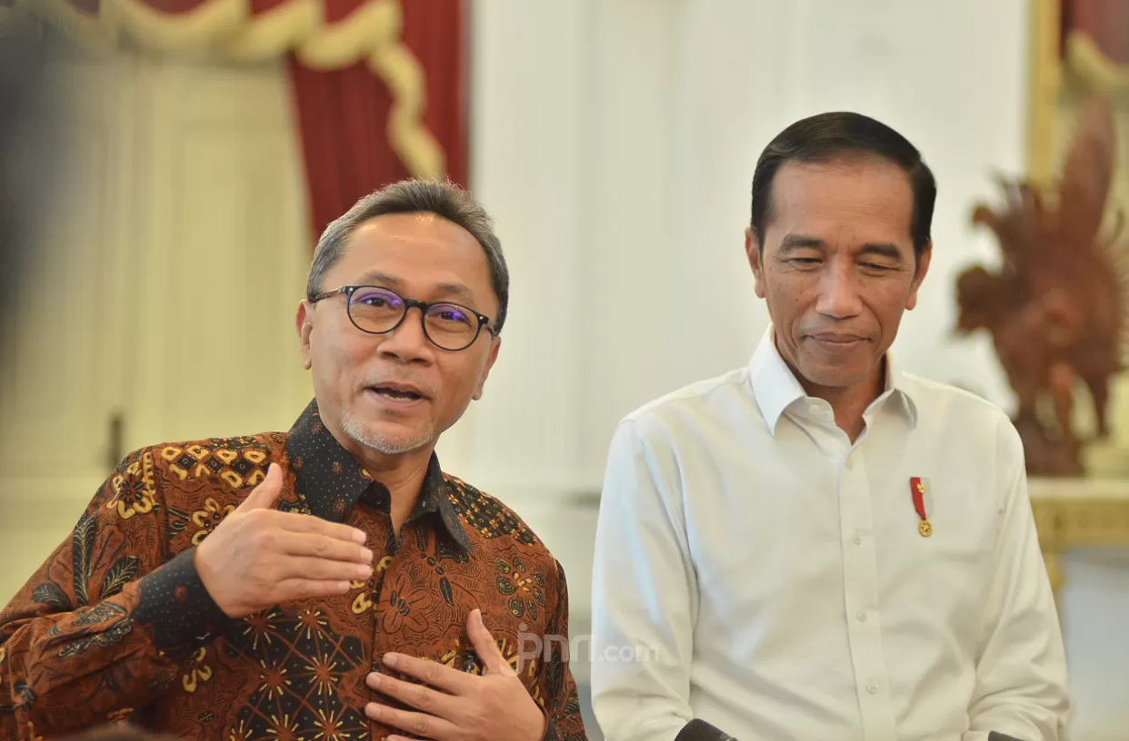 Zulkifli Hasan (Zulhas) dan Presiden Joko Widodo (Jokowi).