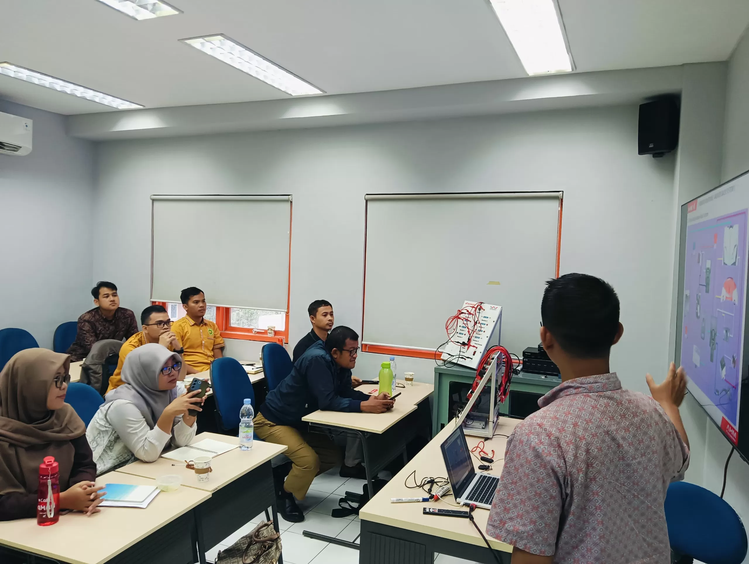 AHM-Wahana Makmur Sejati gelar sertifikasi puluhan guru SMK di Jakarta-Tangerang untuk memastikan mutu pendidikan Vokasi.