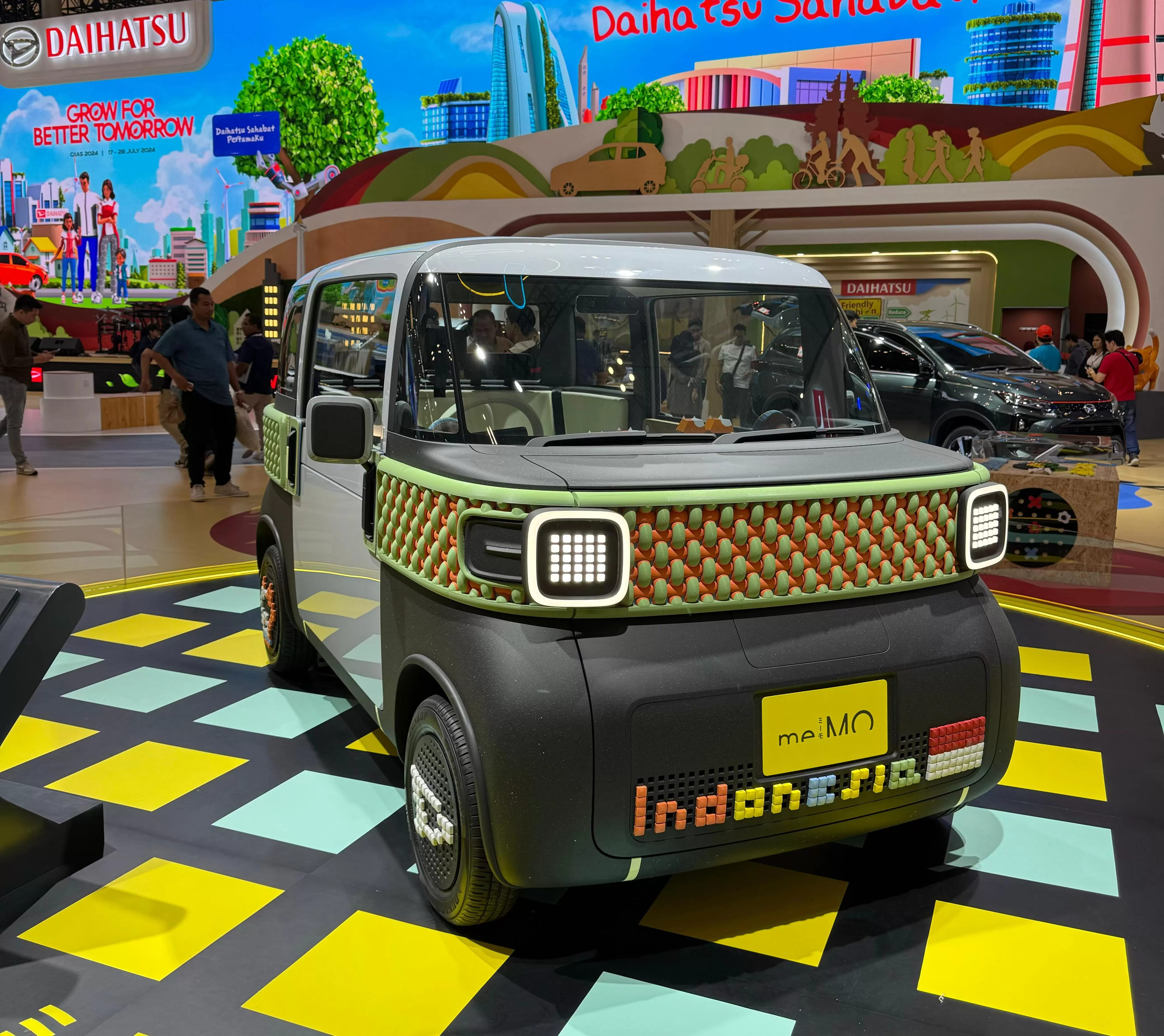 Mobil Listrik Konsep, Daihatsu meMO di booth Daihatsu di GIIAS 2024 (4)
