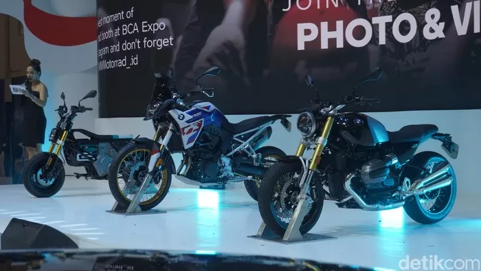 BMW F 900 GS, BMW R 12 nineT, dan BMW CE 02.