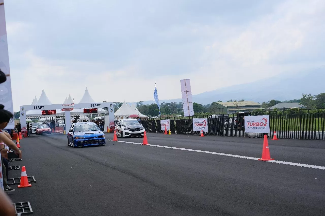Peserta membludak melebihi target jelang putaran final Pertamax Turbo Drag Fest 2024.