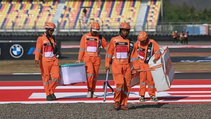 Relawan di Sirkuit Mandalika