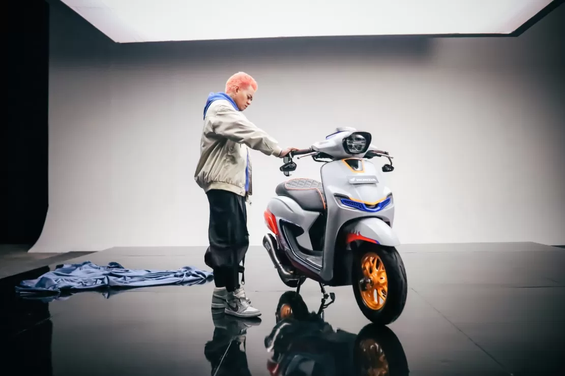 Salah satu proyek modifikasi unik untuk model honda Stylo adalah Inclusivision Project, dirancang tingkatkan kesadaran tentang buta warna.