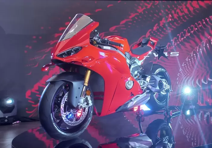 Ducati Panigale V4 2025 dijual mulai Rp. 1 Milyar off the road