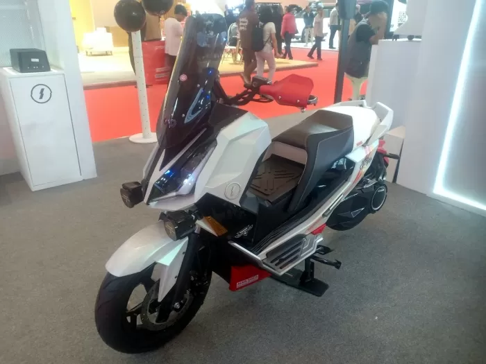 Modifikasi motor listrik ALVA Cervo garapan SOCA Wheels