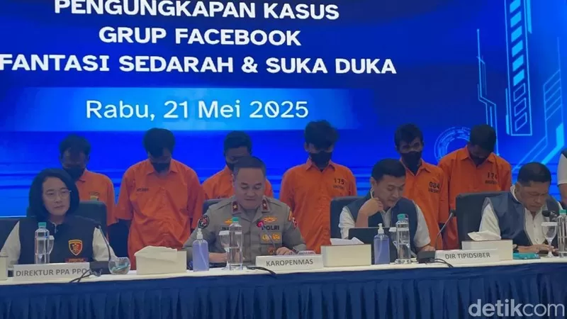 Tersangka admin grup  Facebook fantasi sedarah