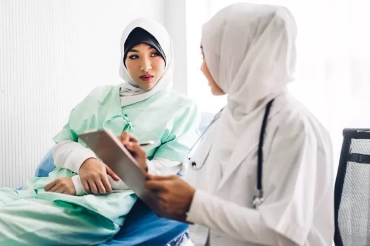 Kanker payudara bisa dialami perempuan yang belum menikah atau ibu pasca melahirkan  (GENMUSLIM.id/dok: Pixabay)