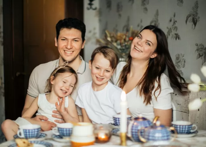 mengatasi konflik sibling membangun hubungan harmonis antara saudara (Foto: GENMUSLIM.id/ dok: Pexels)