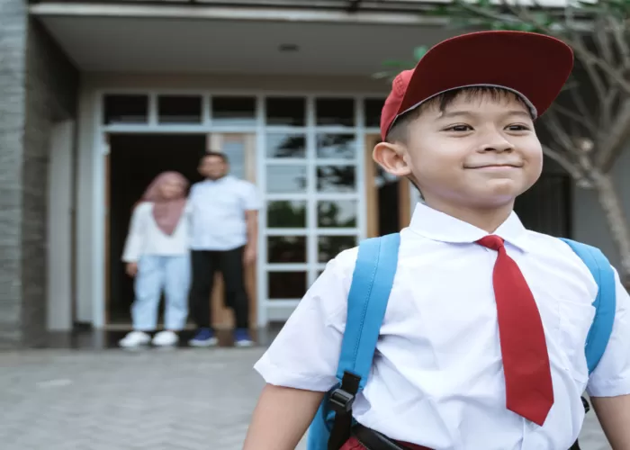 Orang tua menerapkan metode paranteng sederhana agar semangat anaknya  kembali sekolah usai liburan (Foto: GENMUSLI.id/ dok: Canva/Odua Image)