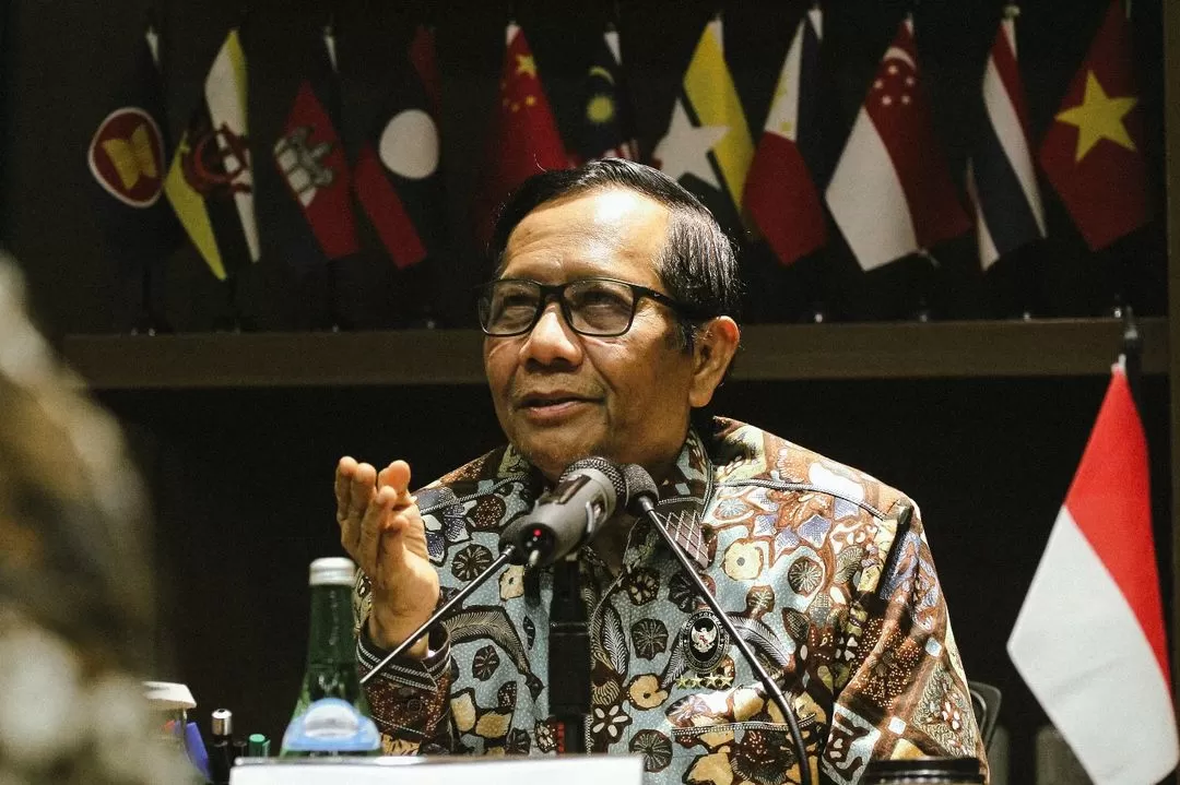 Profil Mahfud MD, cawapres Pendamping Ganjar Pranowo  (GENMUSLIM.id/dok: Instagram @mohmahfudmd)