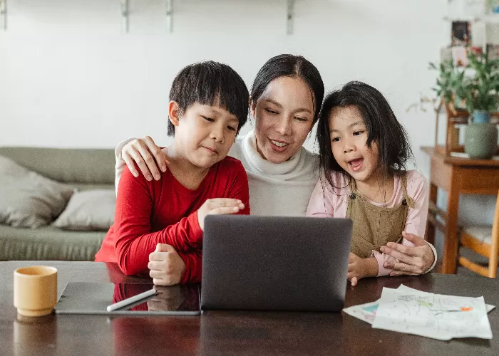 Seputar Parenting : Simak Pentingnya Orang Tua Menerapkan Digital ...