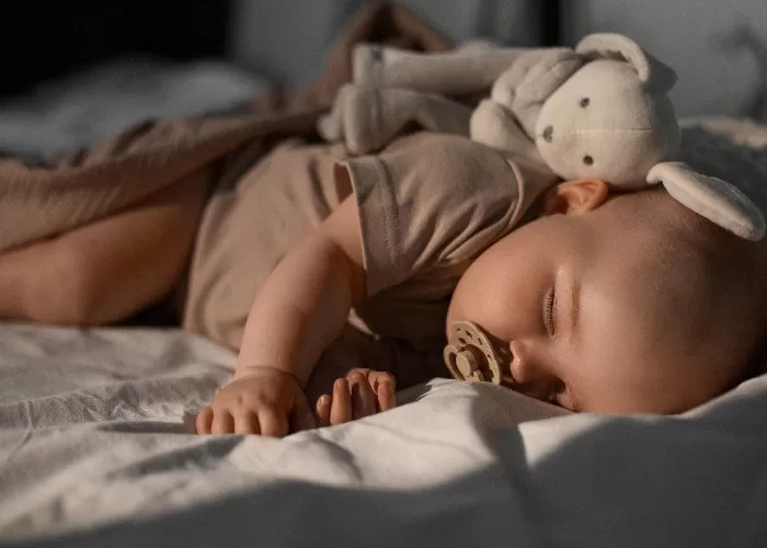 Metode parenting agar bayi memiliki waktu tidur yang cukup ((Genmuslim.id/doc:freepik.com))