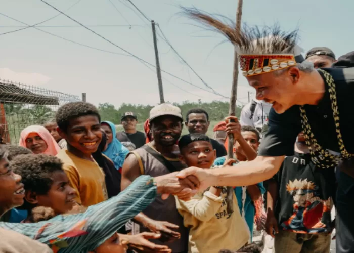 Ganjar Pranowo Tanggapi Isu Krusial Soal Rumah Tak Layak Huni dari Masyarakat Papua (Foto: GENMUSLIM.id/ dok: Instagram/@ganjar_pranowo )