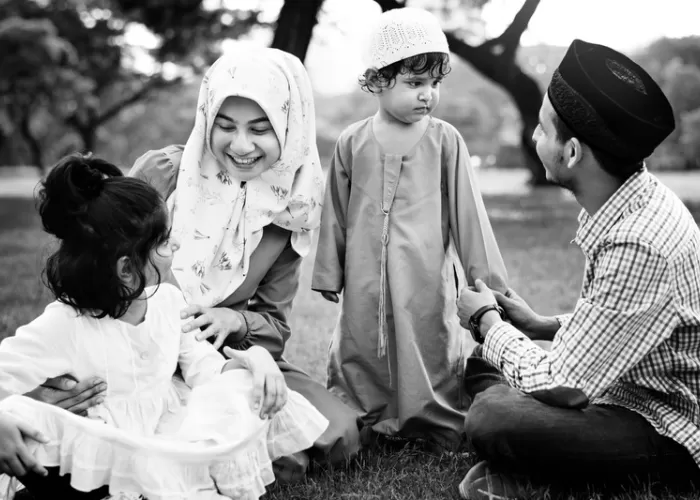 Konsep Mendidik anak ala Nabi Muhammad SAW yang dapat diterapkan orang tua dalam pola parenting islami ((Foto: GENMUSLIM.id/dok: Freepik.com))