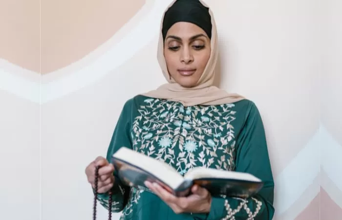 Ketentuan Ibadah bagi Muslimah yang Istihadhah (GENMUSLIM.id/dok: Pexels/RDNE Stock Project)