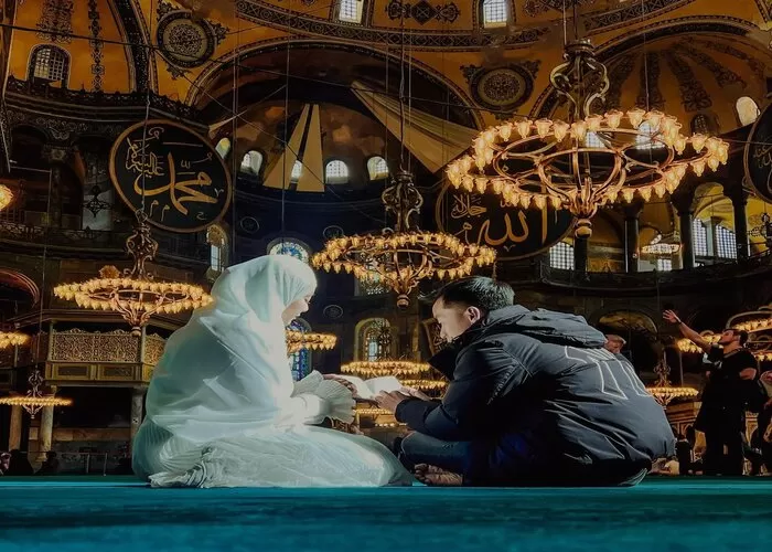 Istri yang Pandai Bersyukur Terhadap Apa yang Diberikan Suaminya ((Foto: GENMUSLIM.id/dok: instagram @sherel_thalib ))