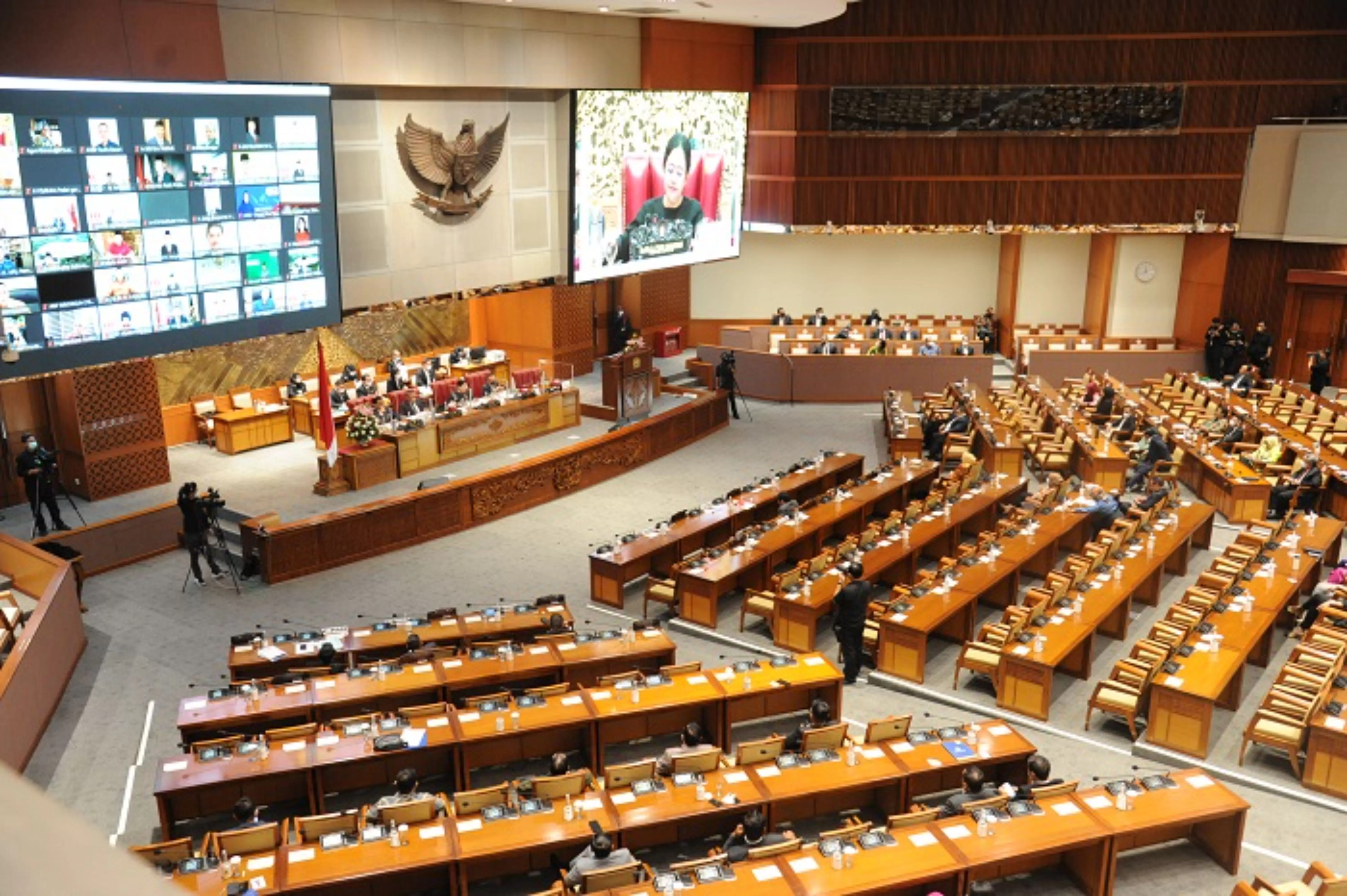 Ilustrasi siding DPR soal Hak Angket  ((FOTO: Genmuslim.id/KataData))