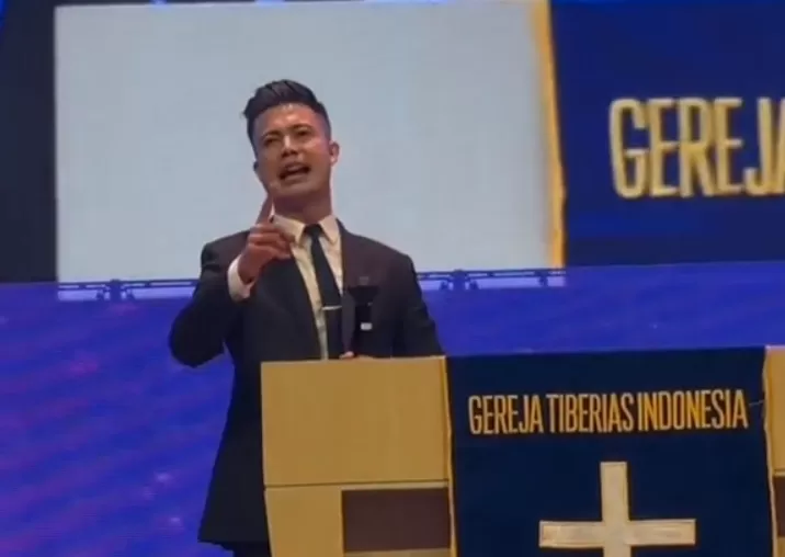 Ramadhan 2024, Seorang Pendeta Membahas Permasalahan Takjil di Hadapan Para Jemaat  (GENMUSLIM.id/ dok: TikTok @Rebecca NH)