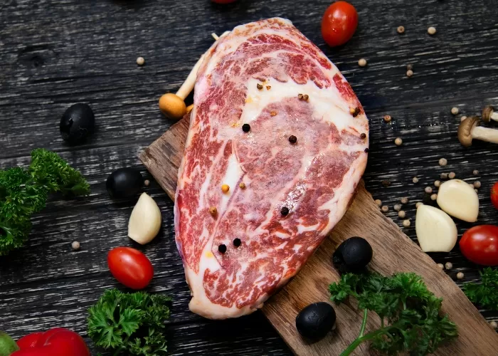 Cara mengolah daging yang sudah bau (GENMUSLIM.id/Dok: Kristya Nugraha/Pexels)