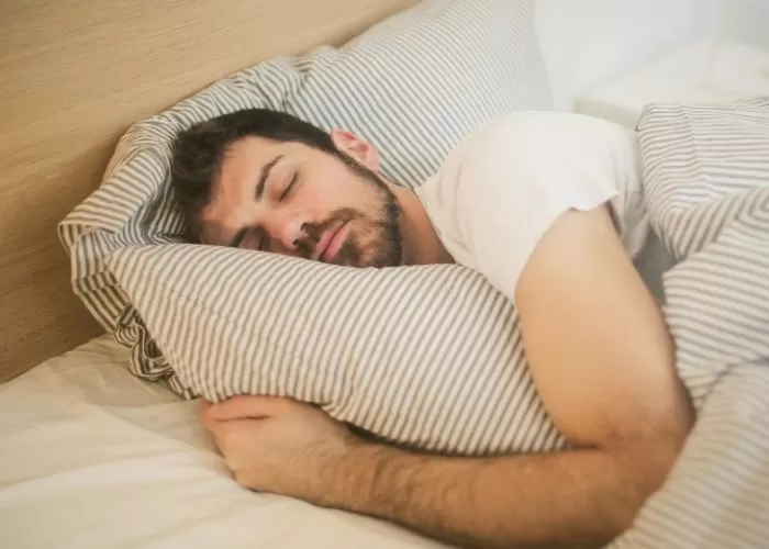 Tidur di 3 waktu Ramadhan  (Caption foto: GENMUSLIM.id/Dok: Andrea Piacquadio/Pexels)