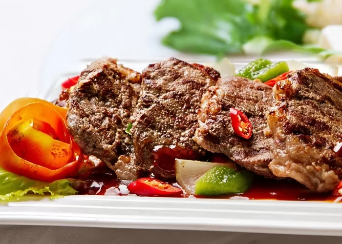 Ustadz Faizar jelaskan syariat Islam yang mengatur makanan untuk jin.  (GENMUSLIM.id/Dok: Rierosa222/Pixabay)