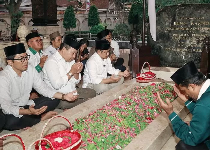 Hukum ziarah kubur pada momen Lebaran 2024 setelah shalat Idul Fitri ((GENMUSLIM.id:/dok: Instagram @cakiminow))