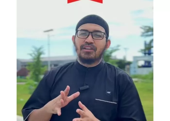 Dr Raehanul Bahraen seorang dokter spesialis patologi yang aktif memberikan edukasi keislaman dan kesehatan di Instagram pribadinya ((Foto: GENMUSLIM.id/dok: Instagram @raehanul_bahraen) )