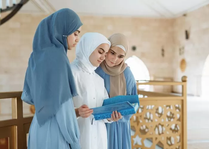 Ilustrasi lingkungan adalah kunci istiqomah menurut penjelasan ustadz Nuzul Dzikri (GENMUSLIM.id/Dok:Pexels.com)