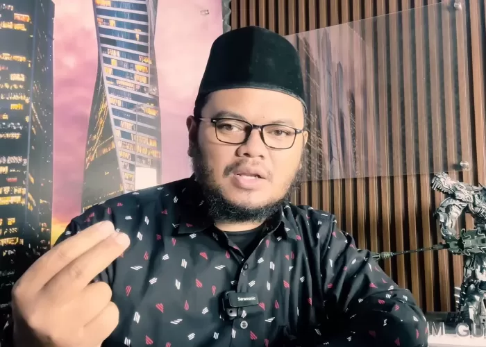 Guru Gembul ungkap 4 bisnis yang jual nama Islam tapi malah banyak dipercaya. ( GENMUSLIM.id/YouTube guru gembul)