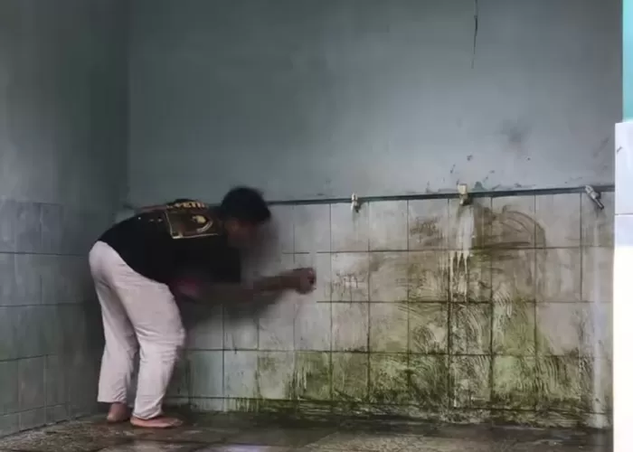 Viral Pemuda Bersihkan Tempat Wudhu yang Kotor di Masjid, Aksi Kebaikannya  Itu Tuai Pujian dari Netizen - Gen Muslim