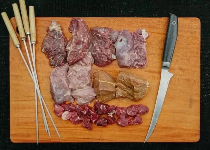 Beda Hukum Daging Hewan Kurban Sebagai Upah dan Hadiah, Wajib Tau Sebelum Idul Adha Datang! (foto: GENMUSLIM.id/Dok: Instagram @bbqmountainboys)