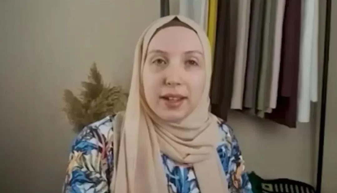 Kisah Mualaf Paulina Grandure wanita Polandia yang memutuskan memeluk agama islam setelah membaca buku anti islam ( (Foto: GENMUSLIM/Dok: Instagram teladan.rasul))