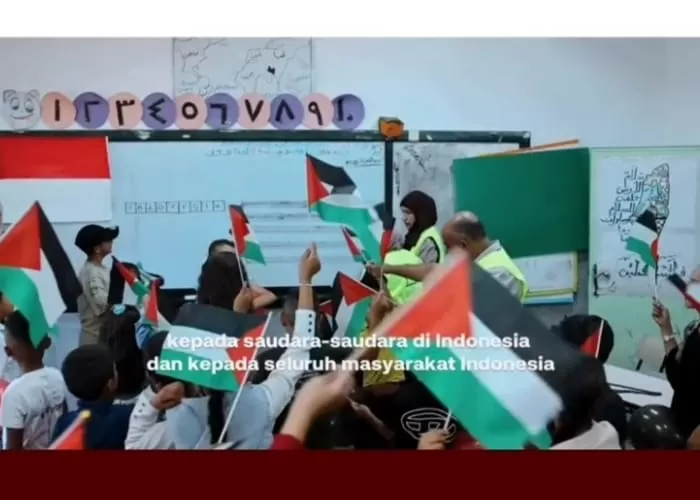 Ucapan kemerdekaan Indonesia serta doa dari anak-anak dan pemuda di Palestina. (foto: GENMUSLIM.id/Dok: Instagram @adararelief)