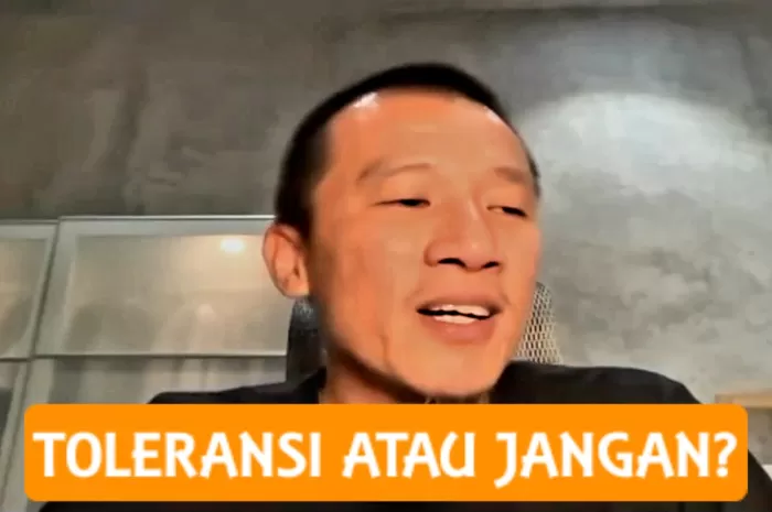 Ustadz Felix Siauw saat berdakwah tentang toleransi antaragama di Indonesia, menyampaikan pentingnya menjaga akhlak dalam berdialog tentang perbedaan (Foto: GENMUSLIM.id/dok: YouTube Najma79)