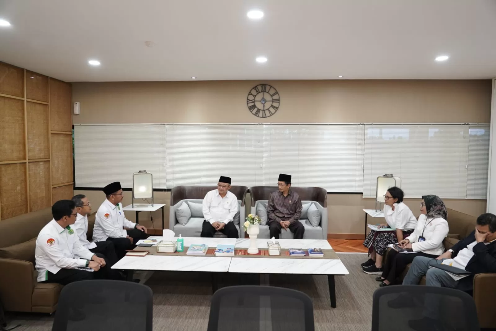 Menag Bertemu Mendikdasmen Diskusi soal PPG Guru  ((Foto: GENMUSLIM.id/dok: Kemenag))