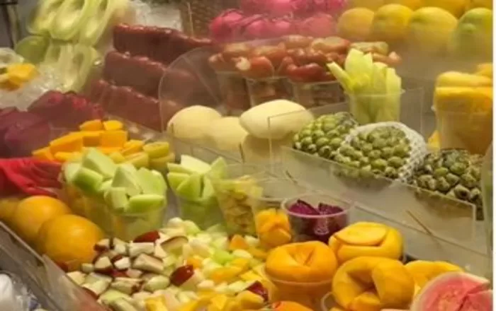 Ilustrasi berbagai macam buah-buahan segar yang tersusun rapi oleh zaidul akbar (Foto: GENMUSLIM.id/dok: Instagram @zaidulakbar)