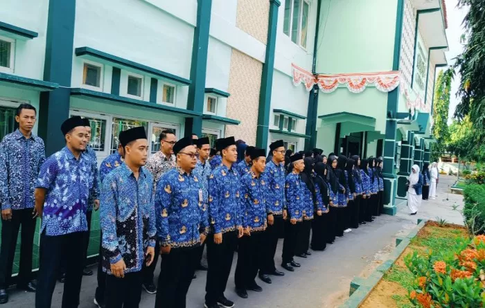 Guru Madrasah Non ASN Akhirnya Menerima Perlindungan Jamsostek Lewat BPJS (Foto: GENMUSLIM.id/dok: MAN 2 Rembang)