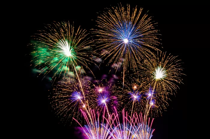 Pemerintah Aceh larang warganya untuk merayakan malam pergantian tahun baru 2025 (Foto: GENMUSLIM.id/dok: freepik)