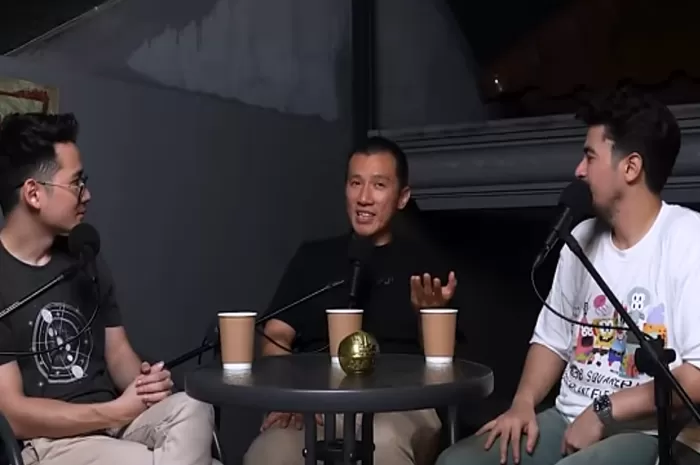 Ustadz Felix Siauw ungkap perspektif menarik soal manusia dan planet lain (Foto: GENMUSLIM.id/dok: YouTube Risyad and Son)